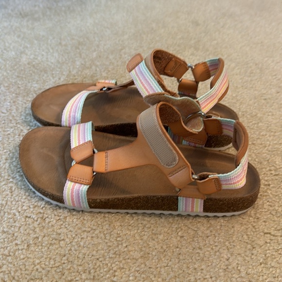 Cat and Jack sandals - Picture 2 of 2